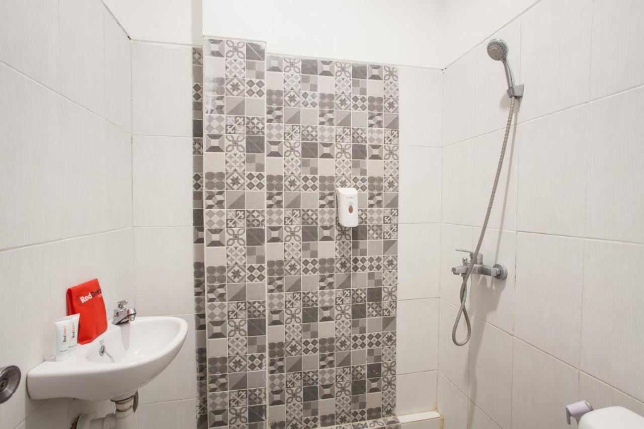 Reddoorz Plus @ Raya Sengkaling Malang Exteriér fotografie
