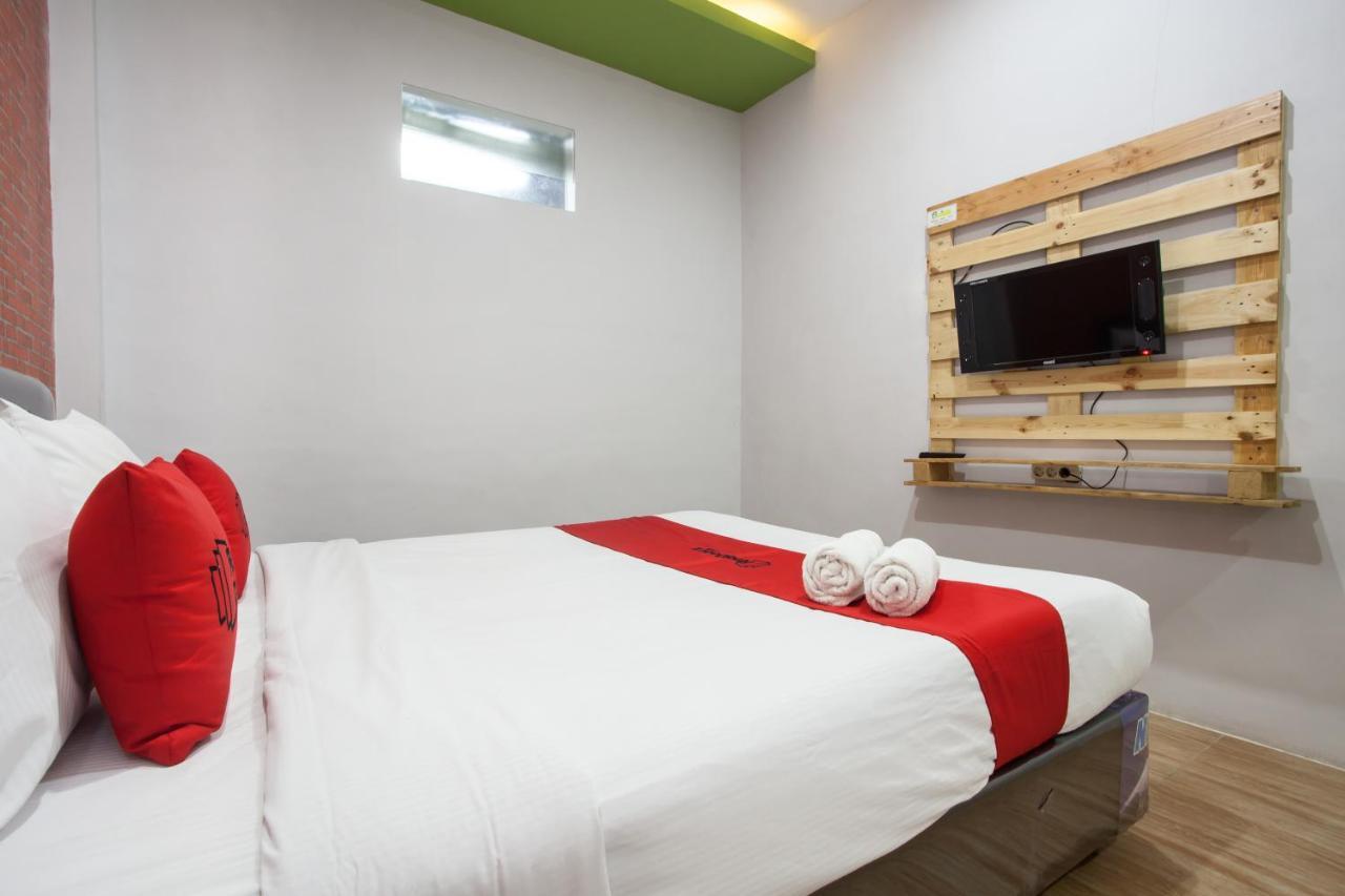Reddoorz Plus @ Raya Sengkaling Malang Exteriér fotografie
