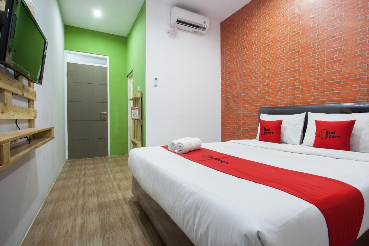 Reddoorz Plus @ Raya Sengkaling Malang Exteriér fotografie