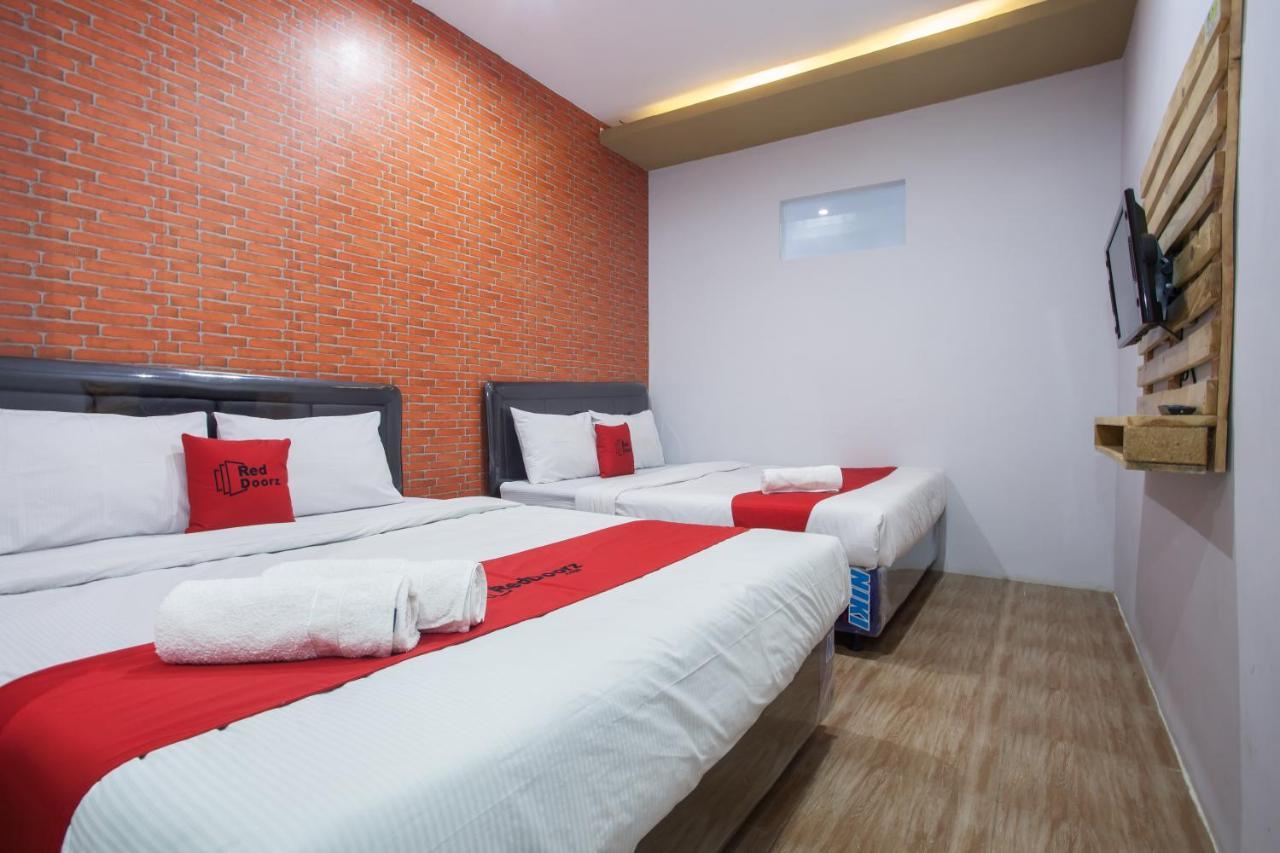 Reddoorz Plus @ Raya Sengkaling Malang Exteriér fotografie