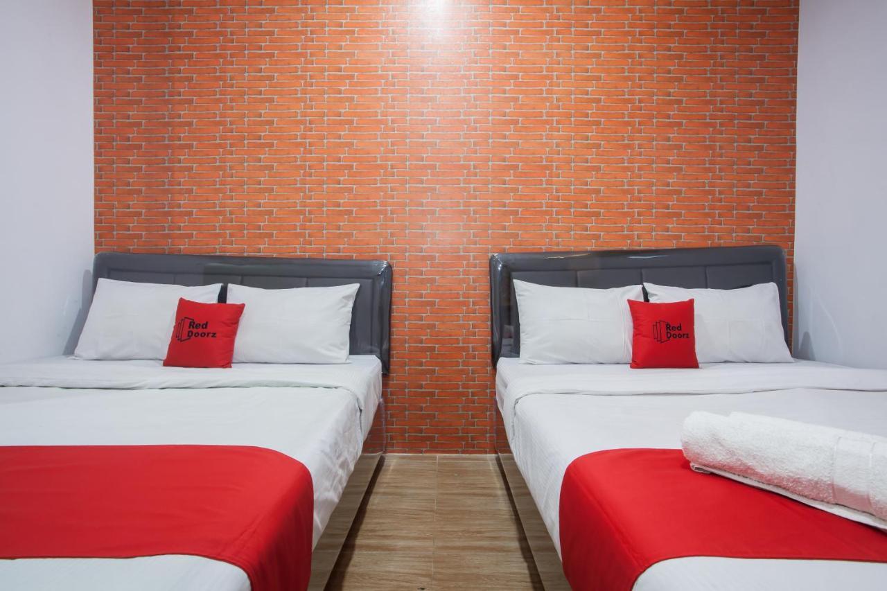 Reddoorz Plus @ Raya Sengkaling Malang Exteriér fotografie