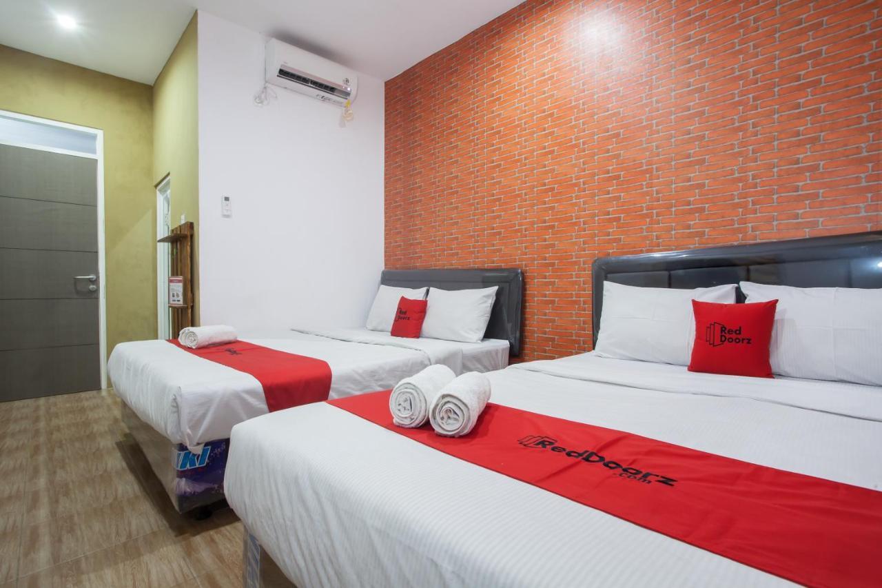 Reddoorz Plus @ Raya Sengkaling Malang Exteriér fotografie
